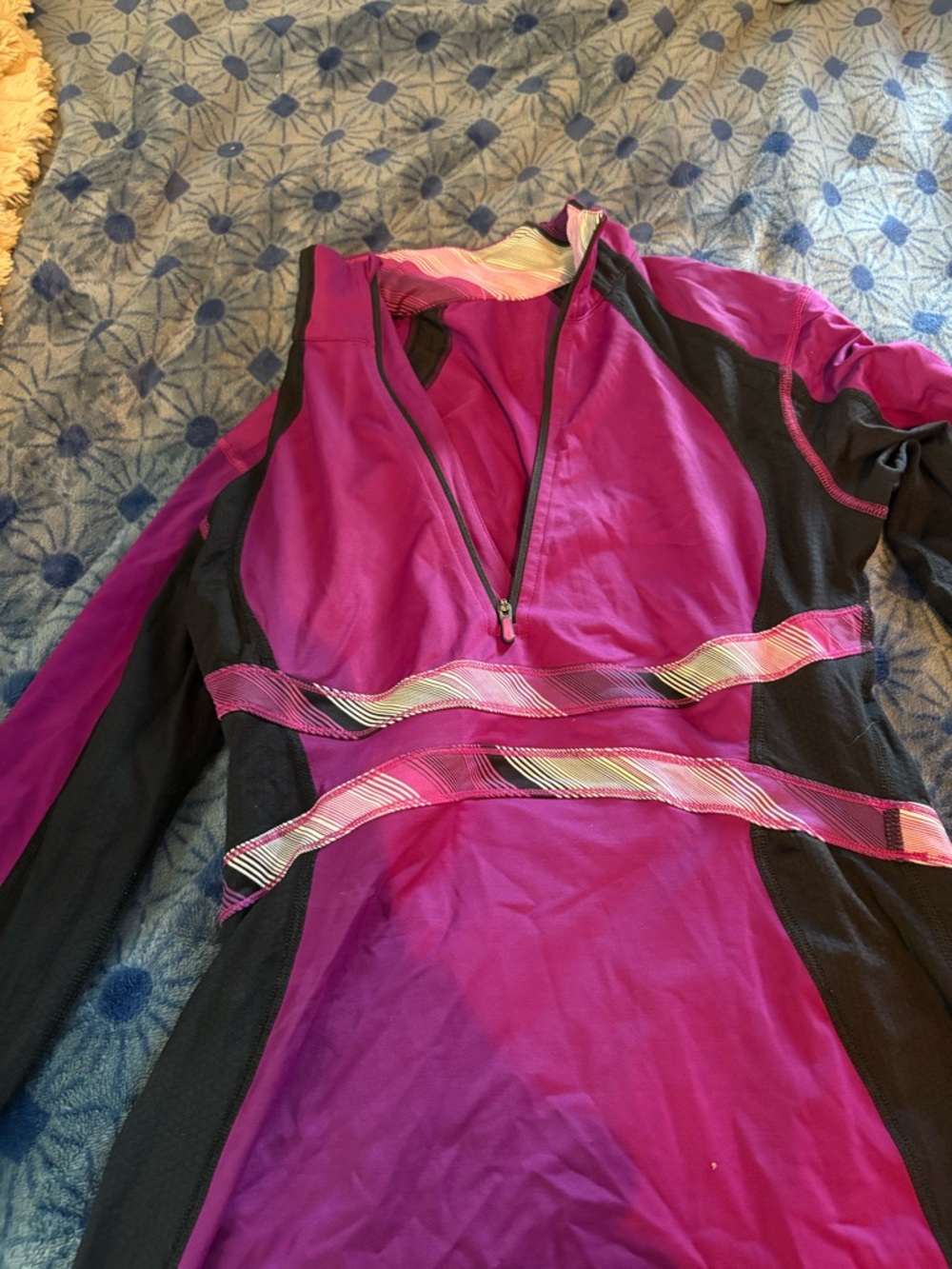 lululemon athletica Magenta and Black Long-Sleeve Athletic Pullover